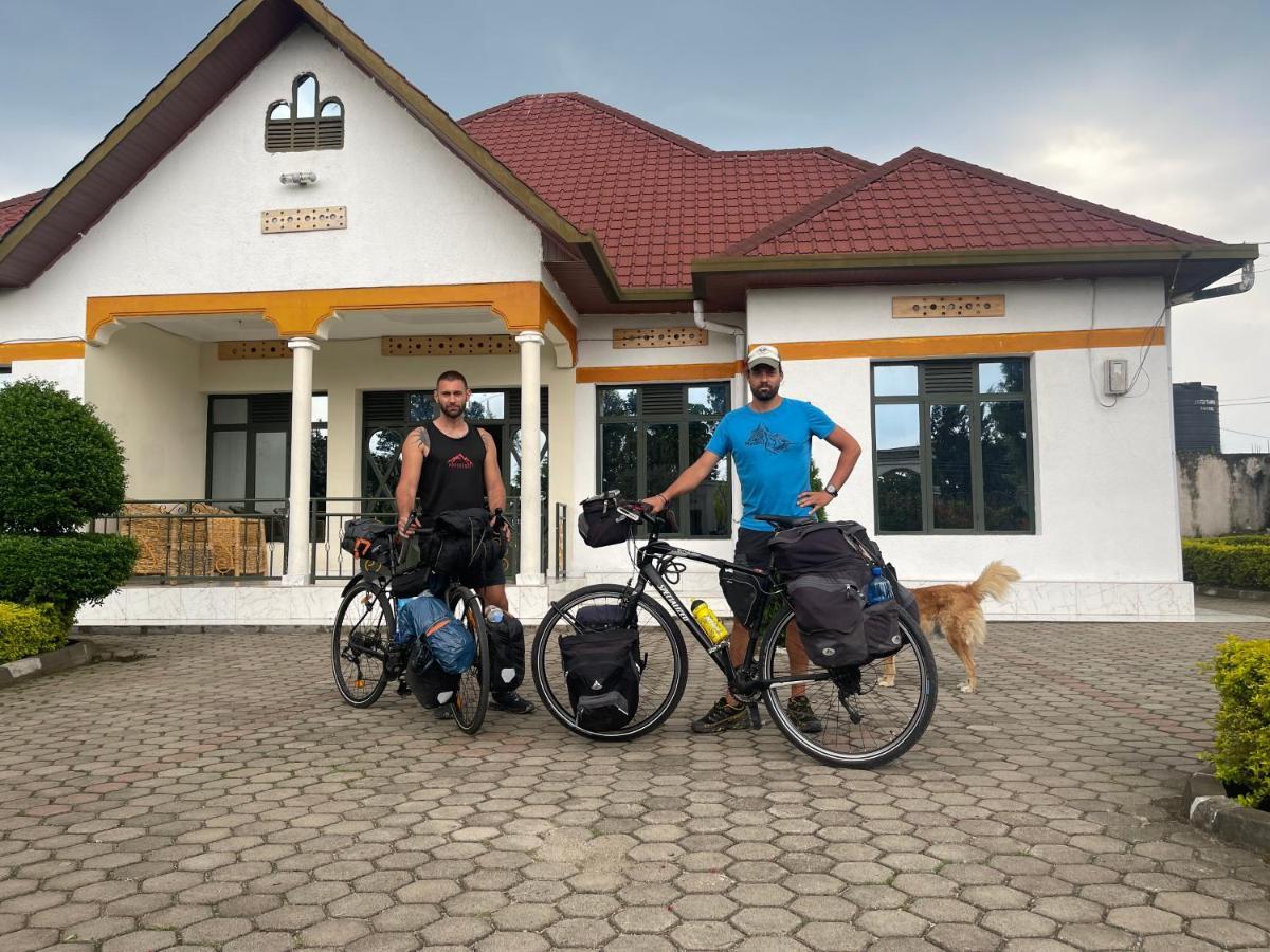 Virunga Homestays ルヘンゲリ エクステリア 写真