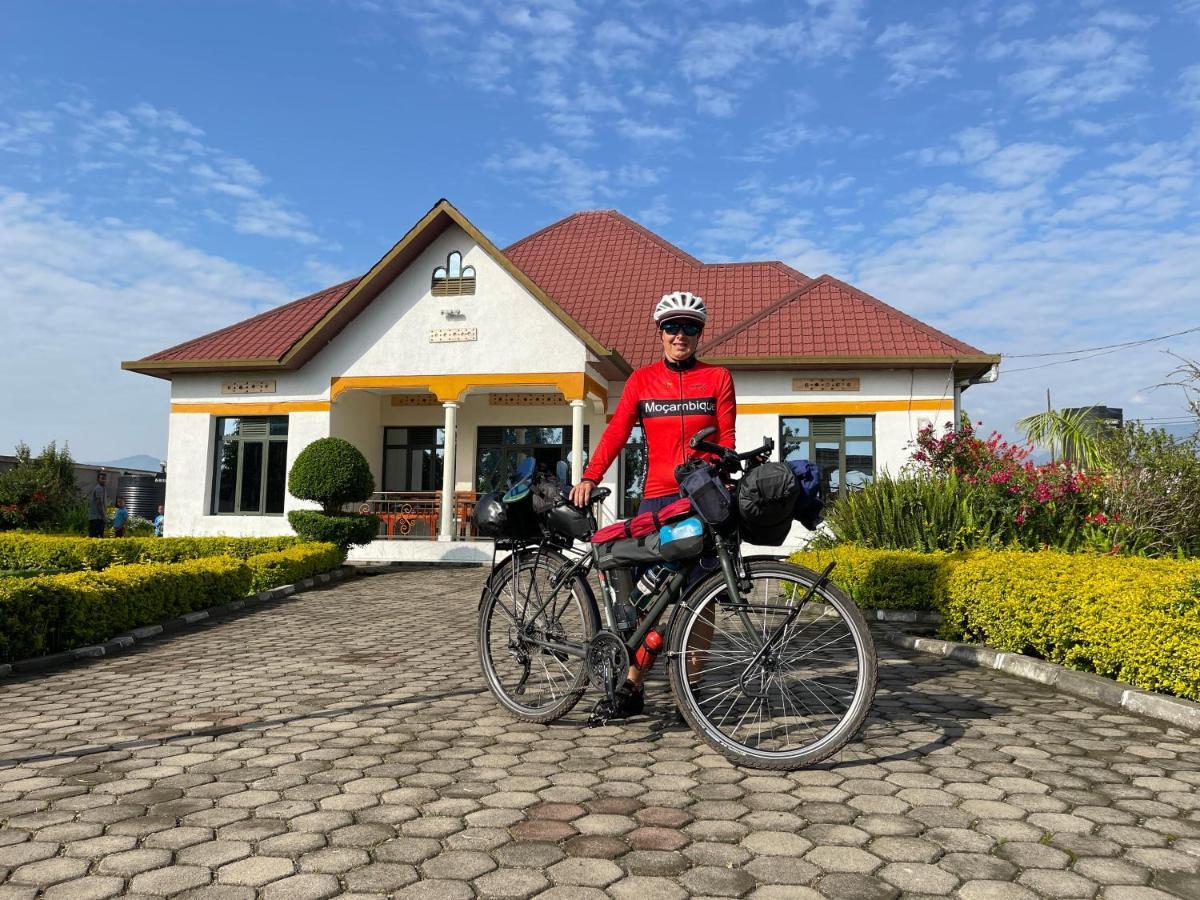 Virunga Homestays ルヘンゲリ エクステリア 写真